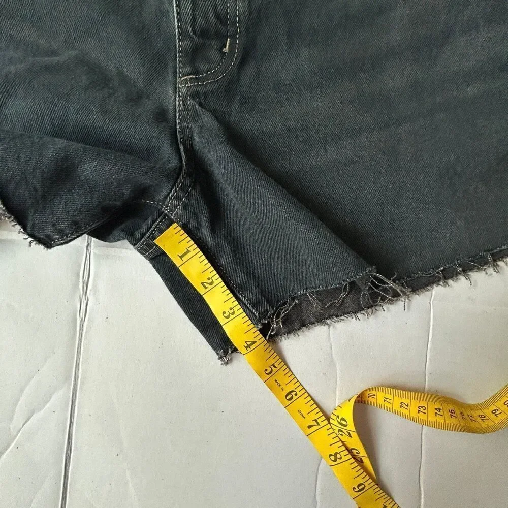 Universal Thread Mid-Rise 90's Baggy Cut Off Shorts Womens Size 16